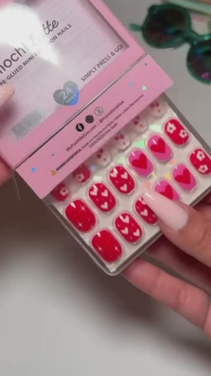 Mochi Latte Mini Pre-Glued Nails: Flowers and Hearts 65408